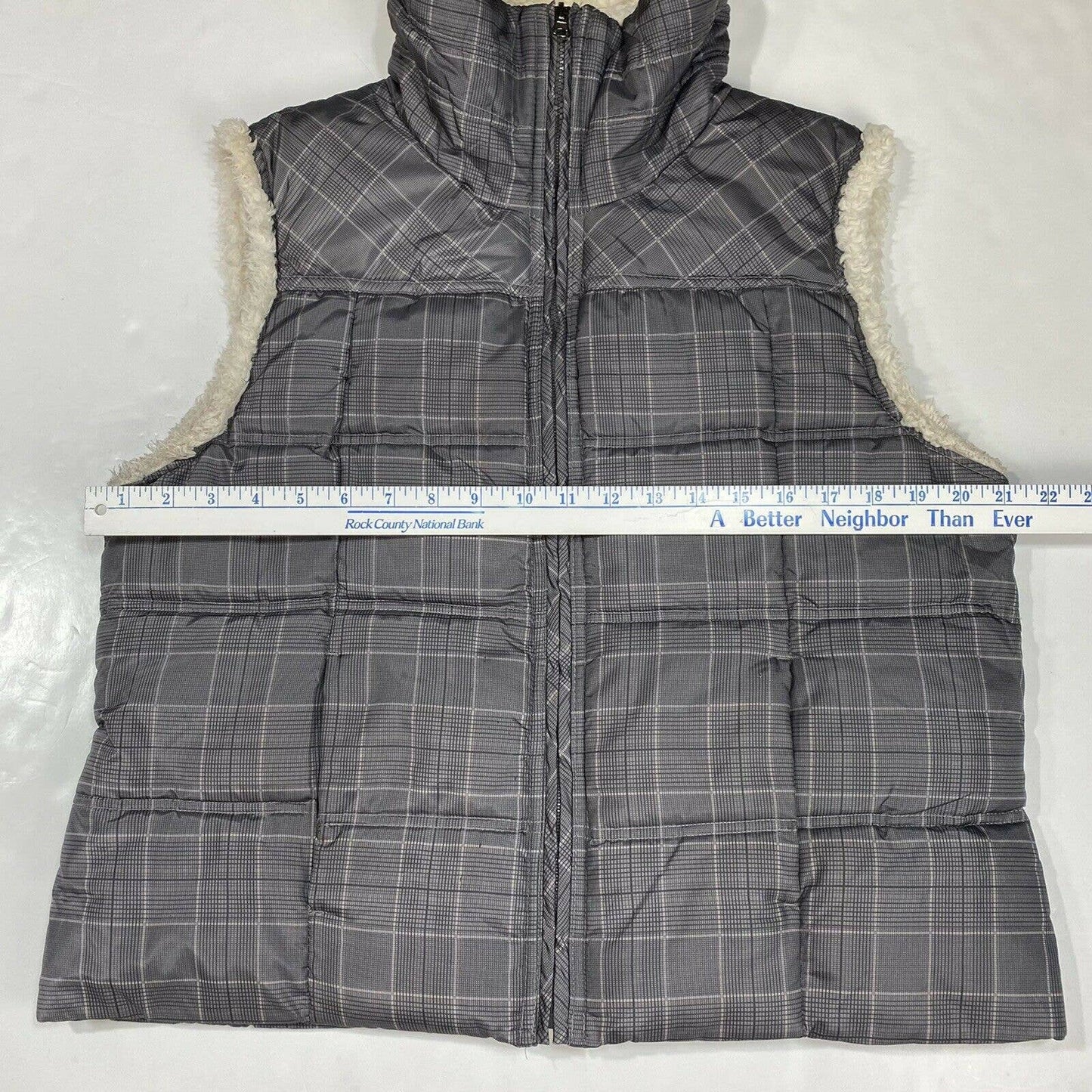 Big Chill Puffer Vest Sz XLarge Women Gray Plaid Beige Sherpa Fur Trim Jacket XL