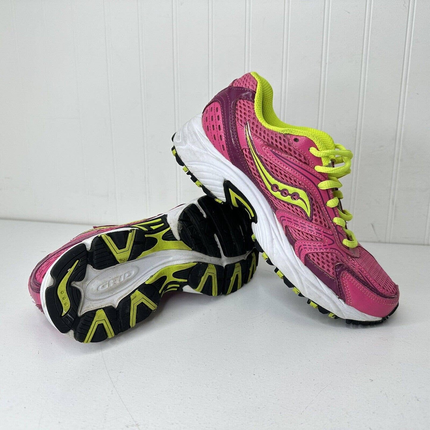 Saucony Oasis Womens Shoes Sneakers Size 7 Pink Yellow 15096-20 Running Athletic